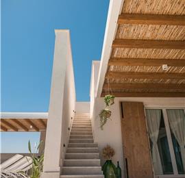 2 bedroom villa with infinity pool, near Alcamo, sleeps 4-5